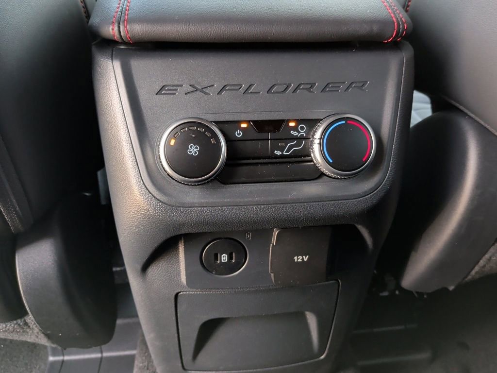 Used 2025 Ford Explorer ST-Line image 39