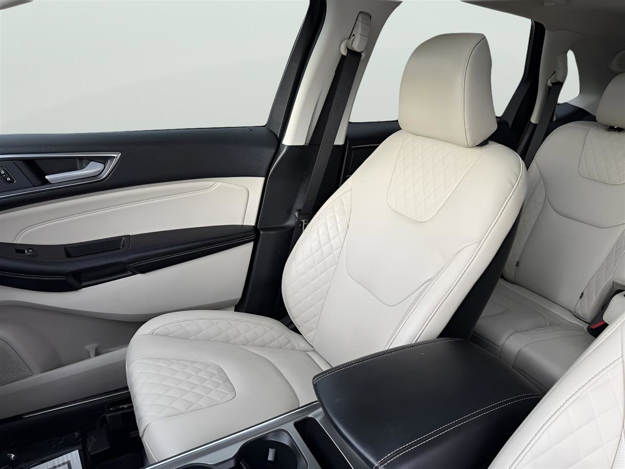 Used 2024 Ford Edge Titanium w/ Equipment Group 301A image 13