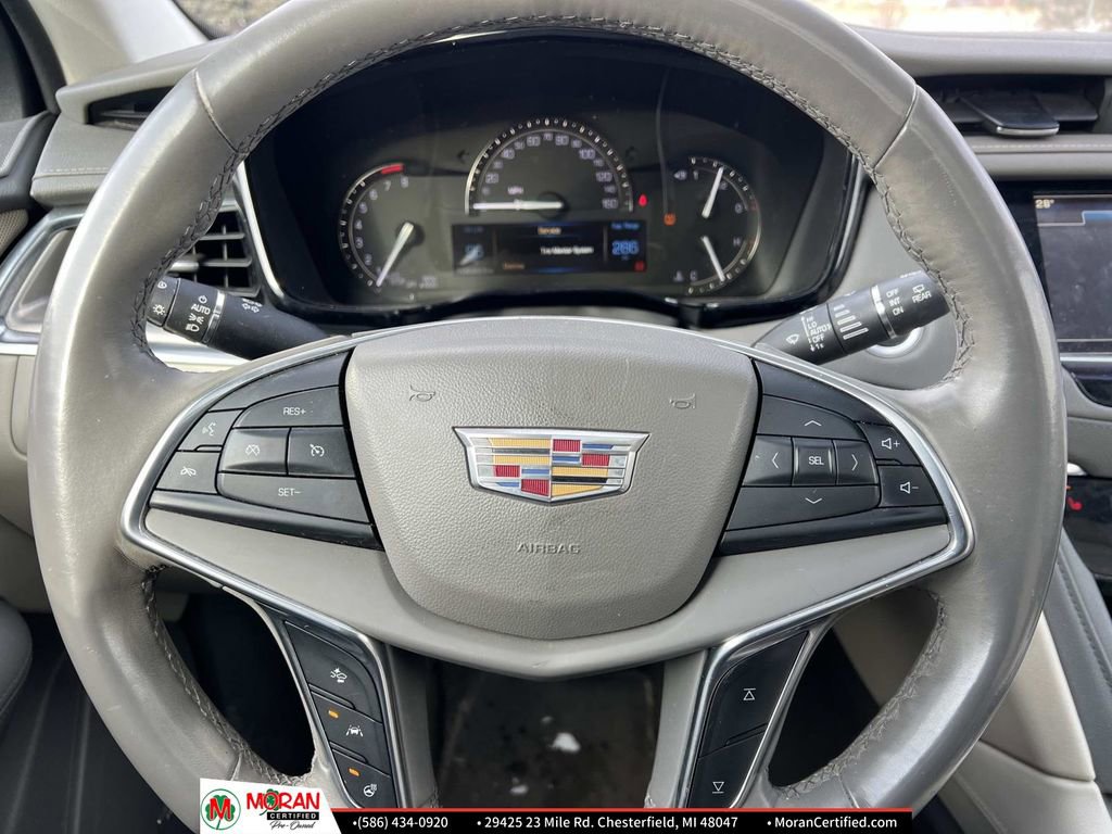 Used 2018 Cadillac XT5 Luxury w/ Driver Awareness Package image 19