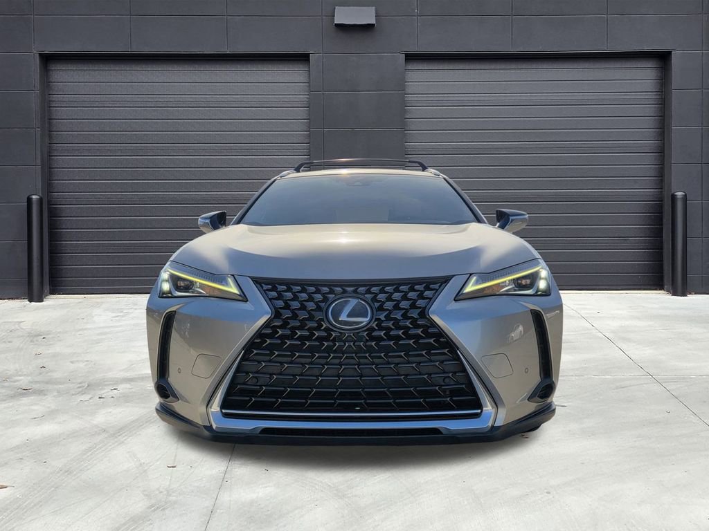 Used 2019 Lexus UX 200 w/ Premium Package image 2