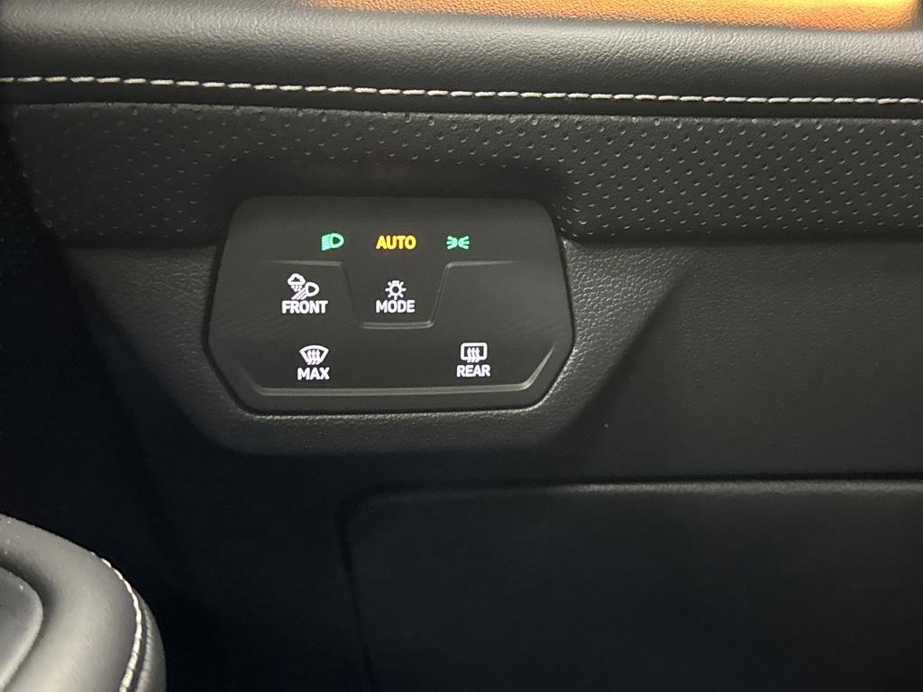 Used 2024 Volkswagen Atlas Cross Sport SEL R-Line image 25