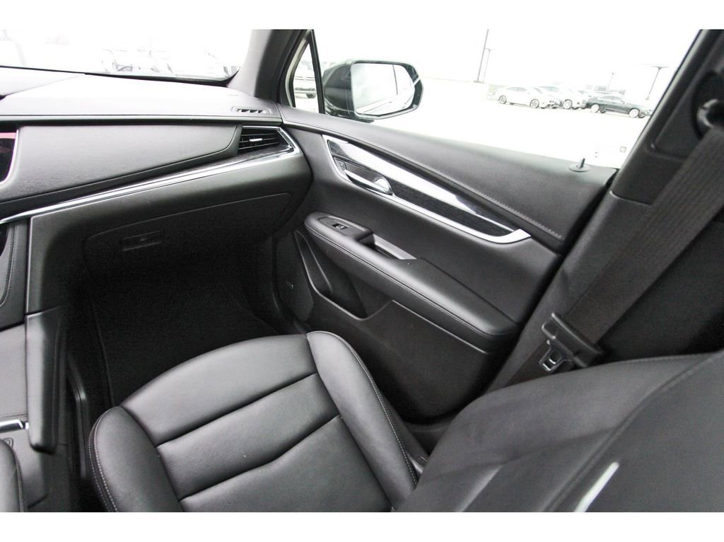 Used 2022 Cadillac XT5 Premium Luxury w/ Technology Package image 10