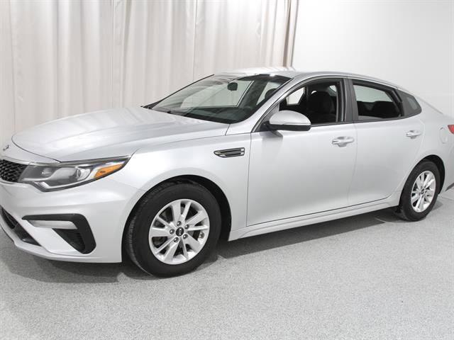 Used 2019 Kia Optima LX image 3