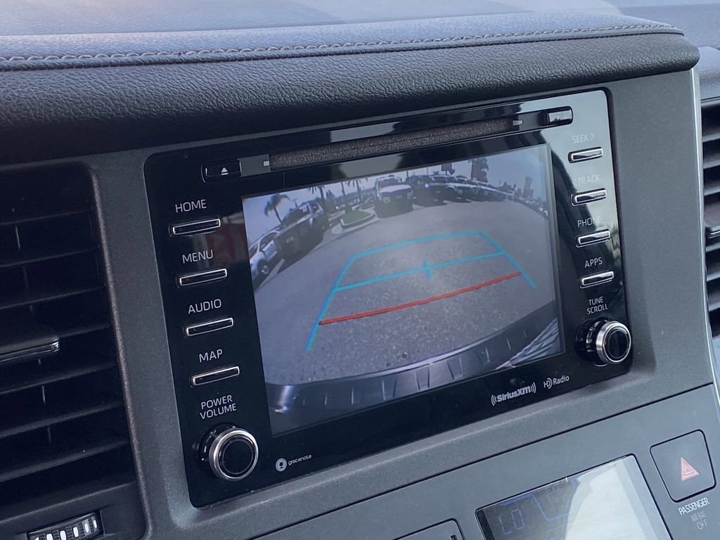 Certified 2019 Toyota Sienna SE FWD image 28