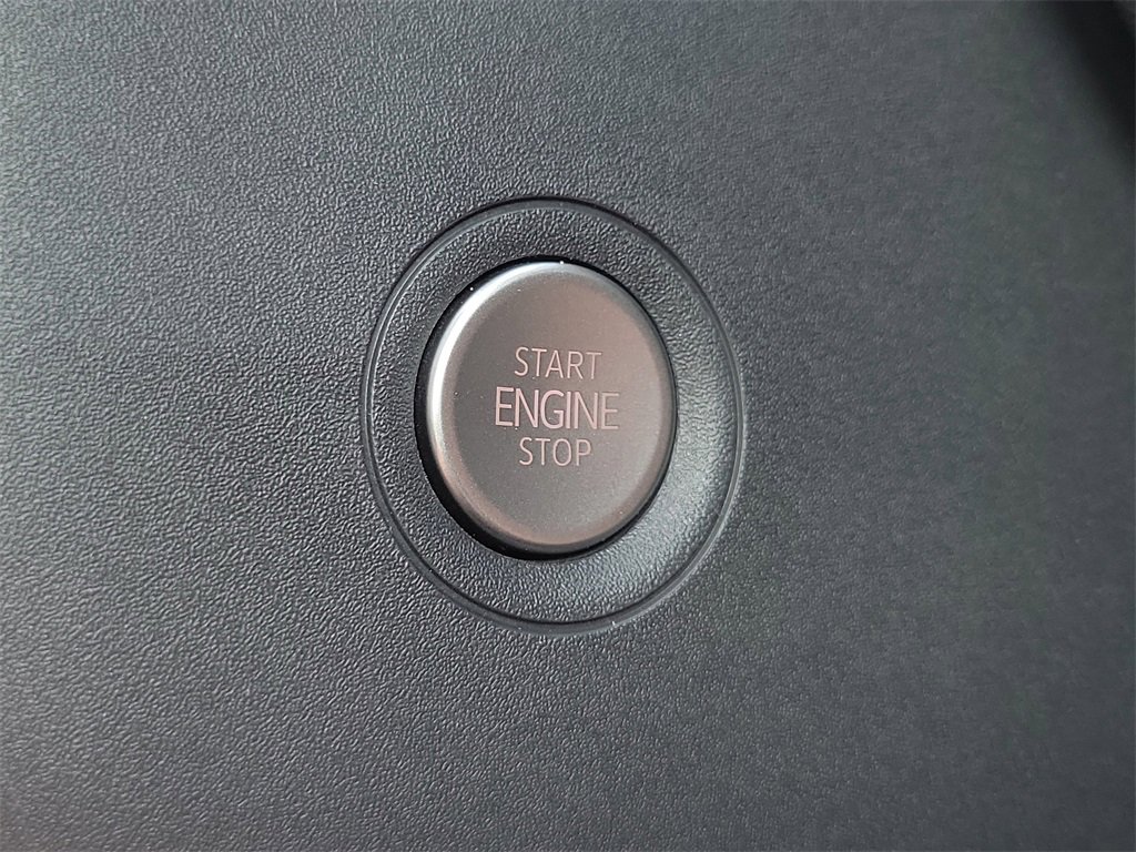 Used 2023 Volkswagen ID.4 Pro image 9