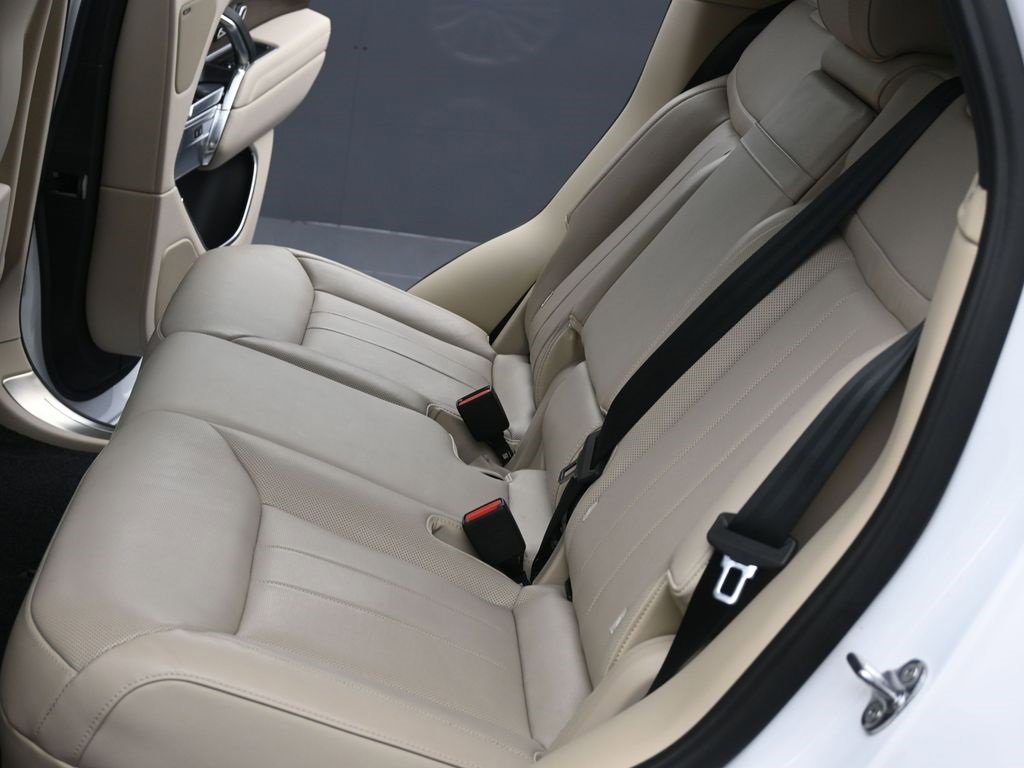 Used 2024 Land Rover Range Rover SE image 20