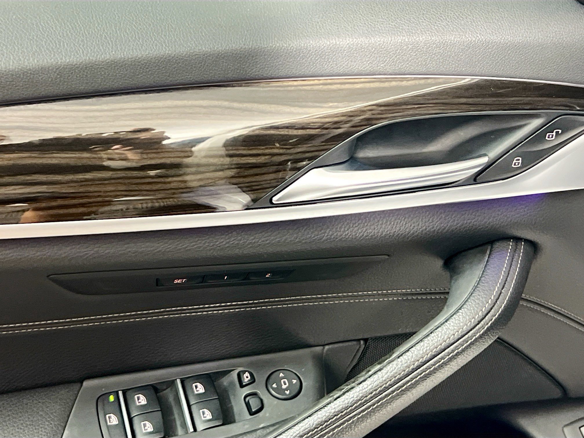 Used 2020 BMW 540i w/ Convenience Package image 16