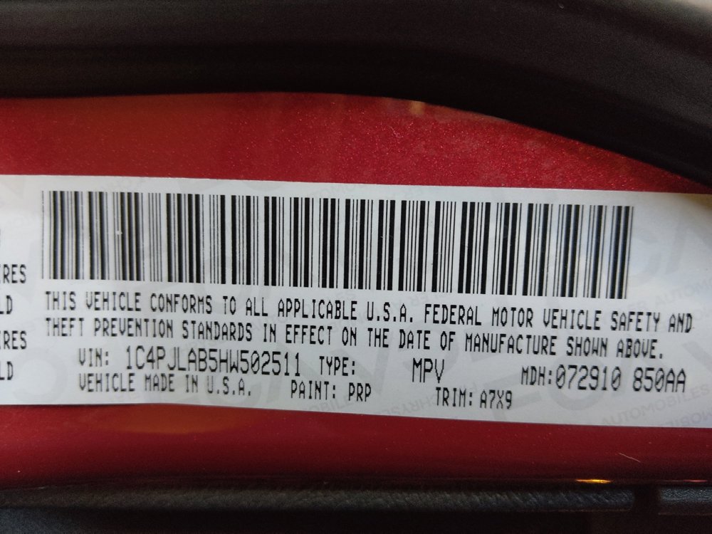 Used 2017 Jeep Cherokee Sport image 33