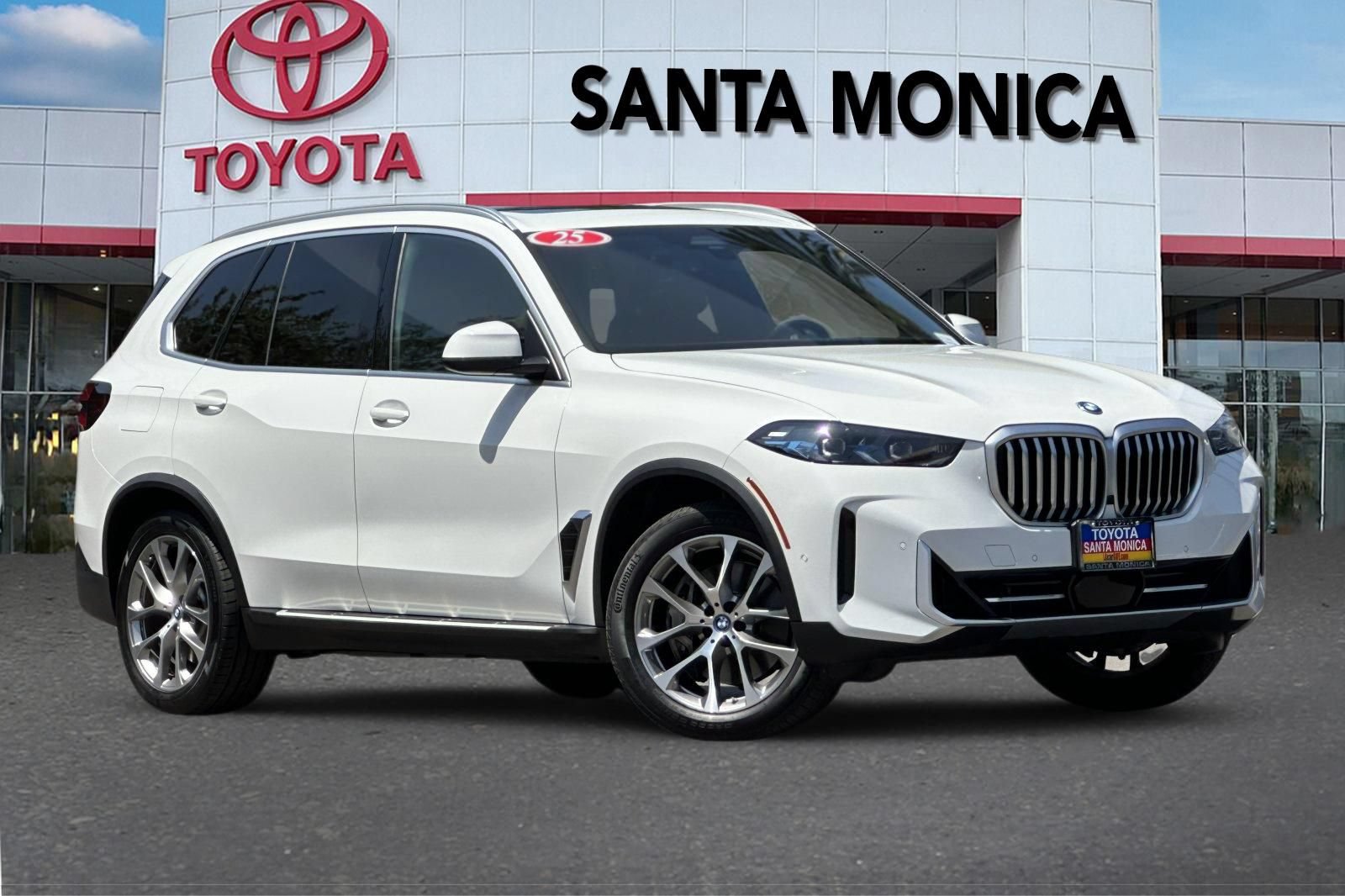 Used 2025 BMW X5 xDrive50e AWD/4WD image 2