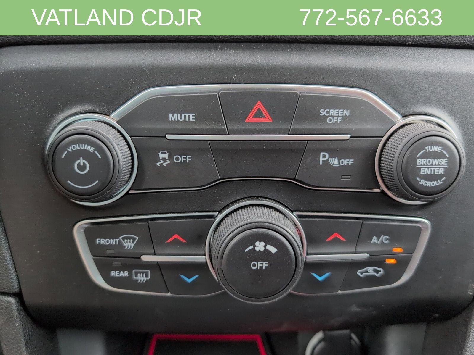 Used 2018 Dodge Charger SXT w/ Blacktop Package image 26