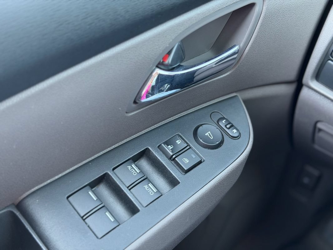 Used 2014 Honda Odyssey EX-L image 21