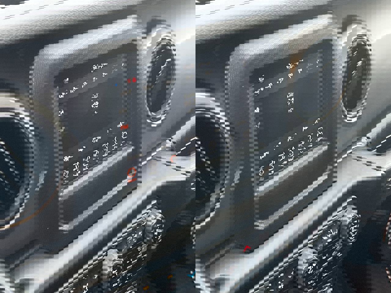 Used 2022 Jeep Gladiator Willys image 16