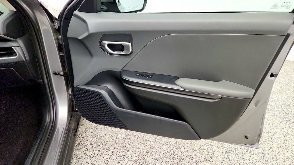 Used 2025 Kia K4 FWD image 23