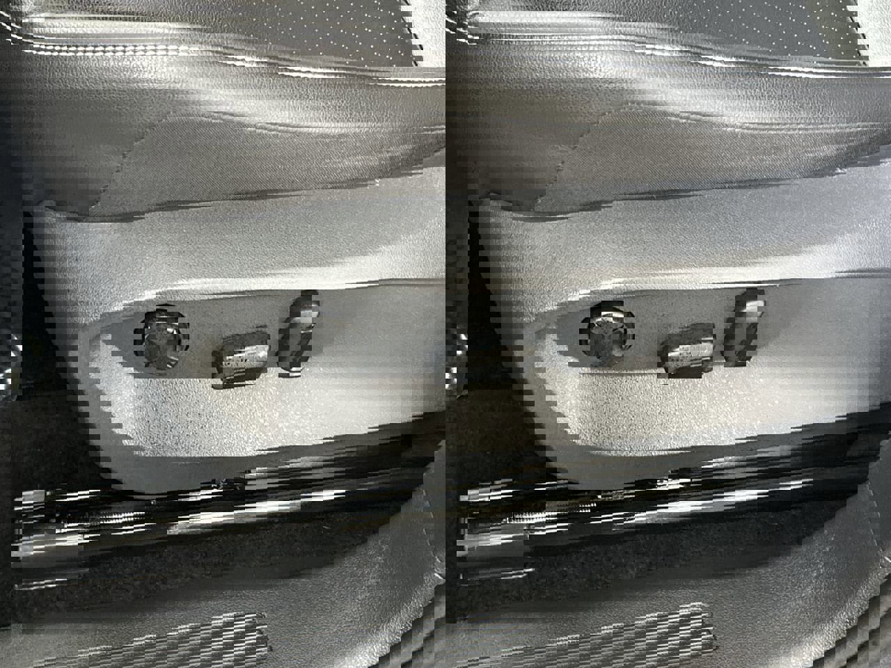 Used 2024 Volkswagen Tiguan Wolfsburg Edition image 20