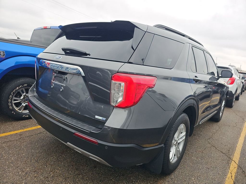Used 2020 Ford Explorer XLT w/ Equipment Group 202A image 6