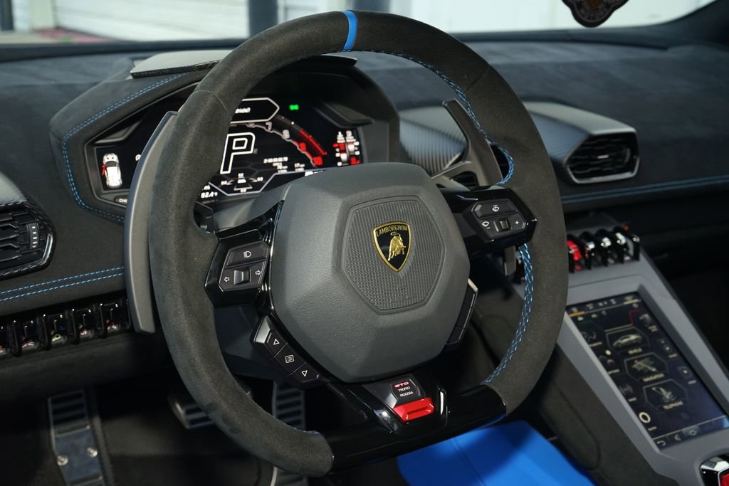 Used 2022 Lamborghini Huracan STO image 17