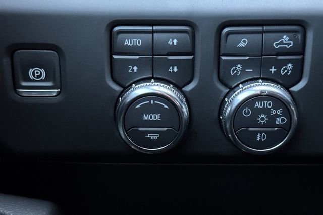 Used 2024 GMC Sierra 2500 Denali AWD/4WD image 43
