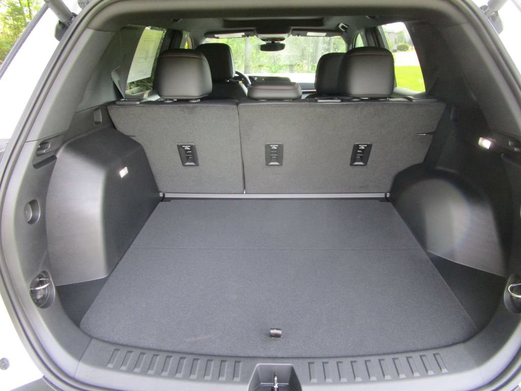 New 2026 Chevrolet Equinox RS w/ Convenience Package III FWD image 14