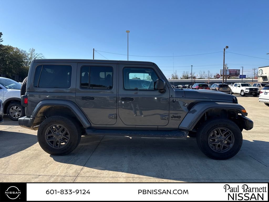 Used 2020 Jeep Wrangler Unlimited Sahara image 6