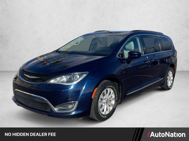 Used 2017 Chrysler Pacifica Touring-L FWD image 1