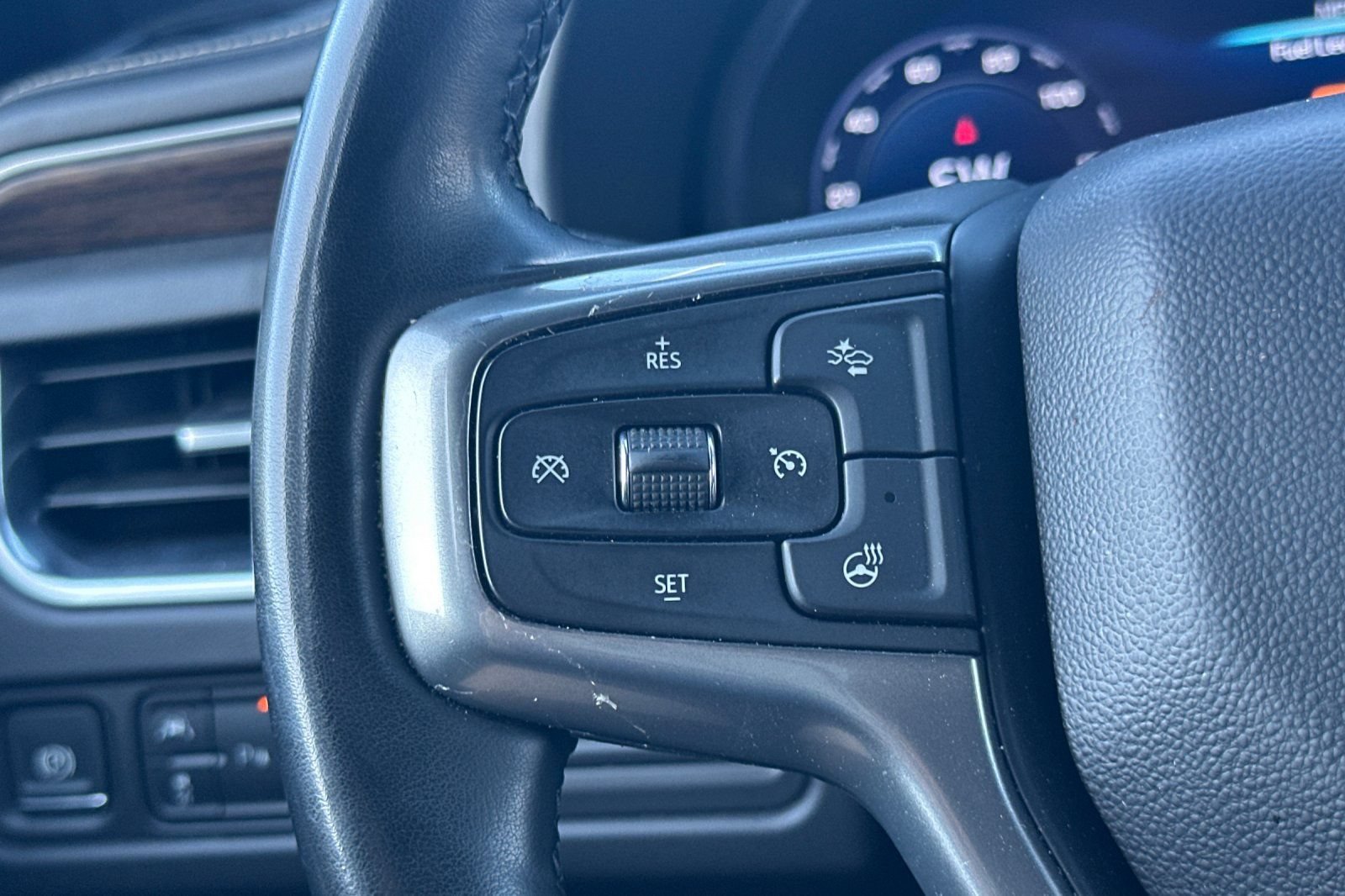 Used 2024 Chevrolet Tahoe Premier RWD image 34