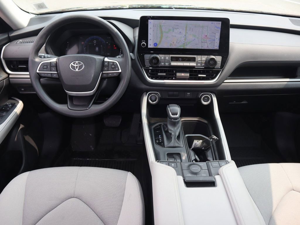 Used 2025 Toyota Grand Highlander AWD image 14