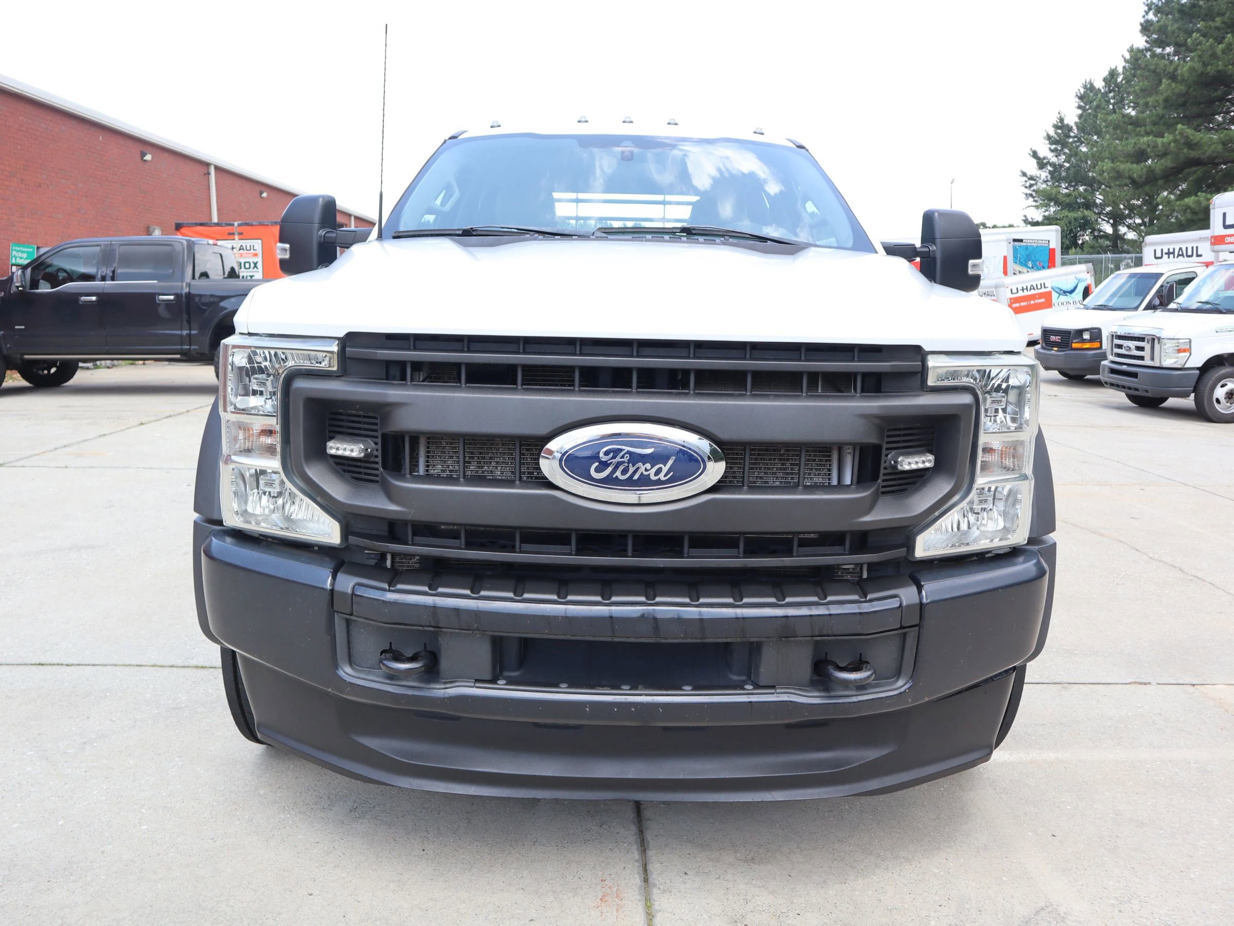 Used 2022 Ford F550 4x4 Crew Cab Super Duty w/ Power Equipment Group image 8