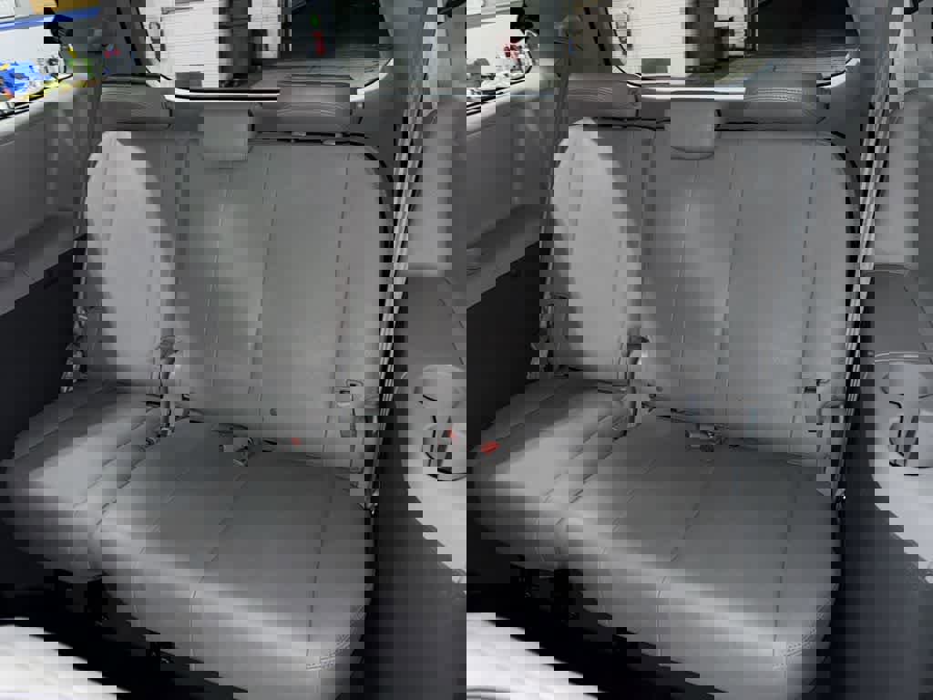 Used 2020 Toyota Sienna XLE w/ XLE Navigation Package image 18