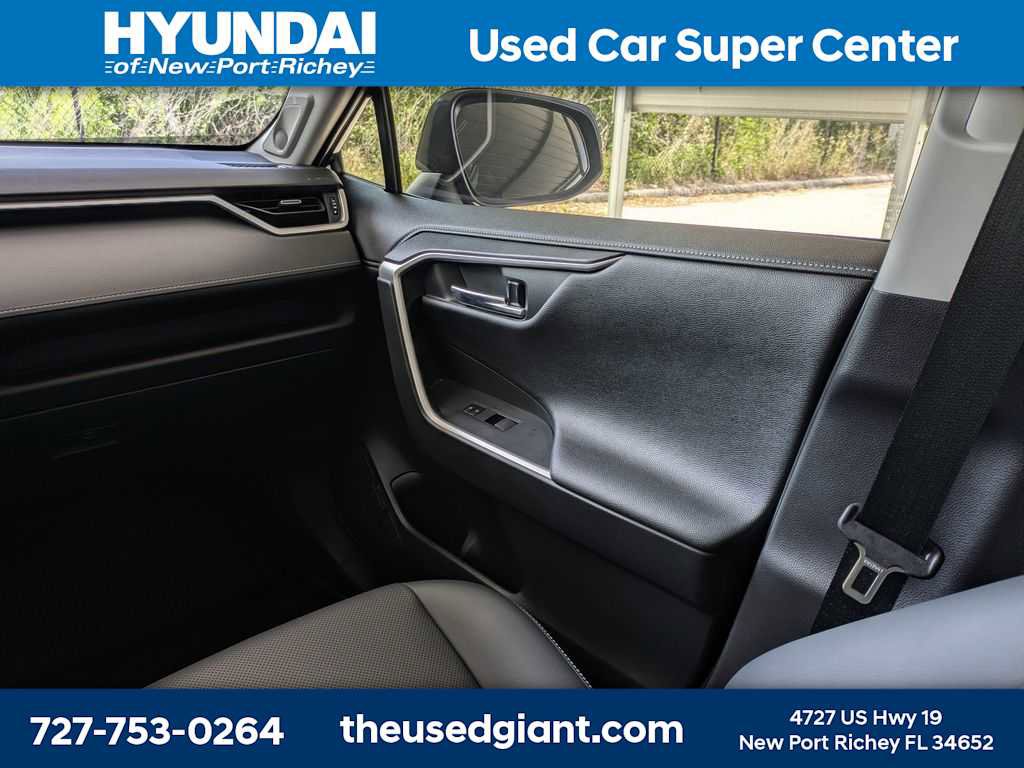 Used 2025 Toyota RAV4 Limited w/ Advanced Technology Package image 22