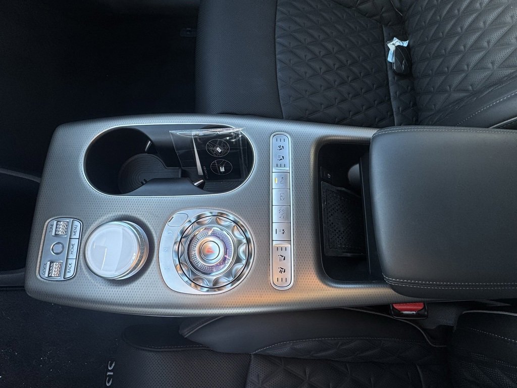 Used 2023 Genesis GV60 Performance image 9