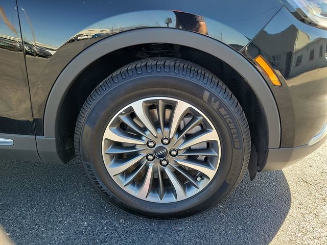 Used 2023 Lincoln Nautilus Reserve image 9