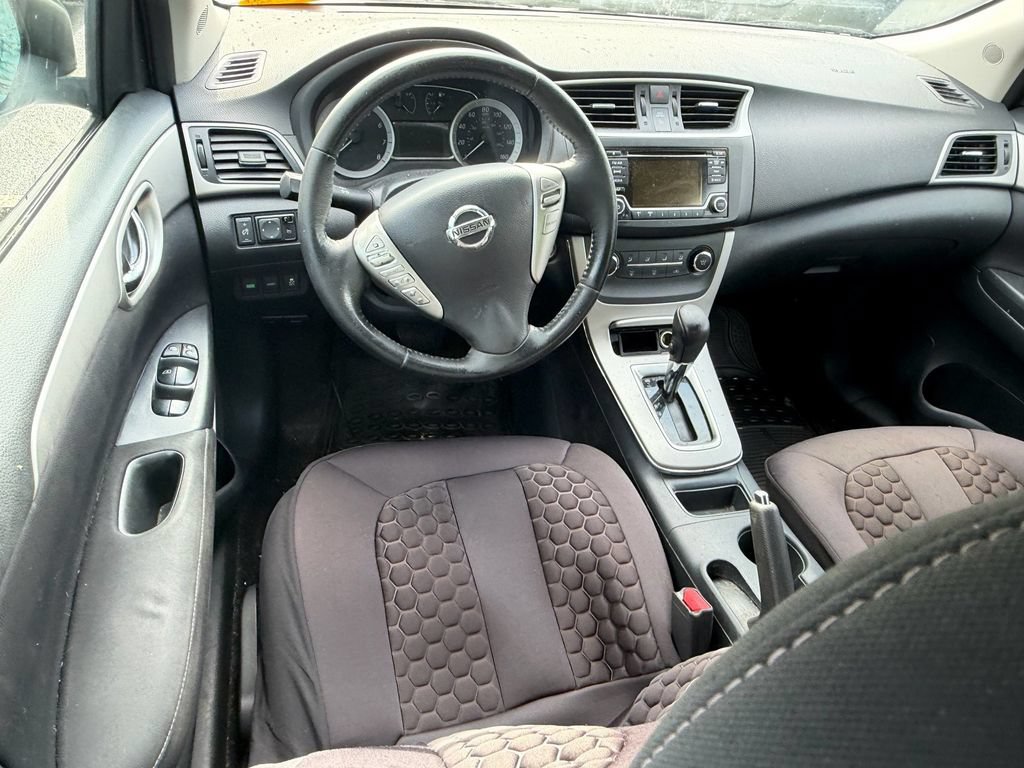 Used 2015 Nissan Sentra SV FWD image 11