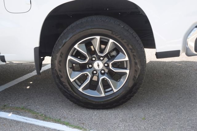 Used 2022 Chevrolet Silverado 1500 LT AWD/4WD image 5