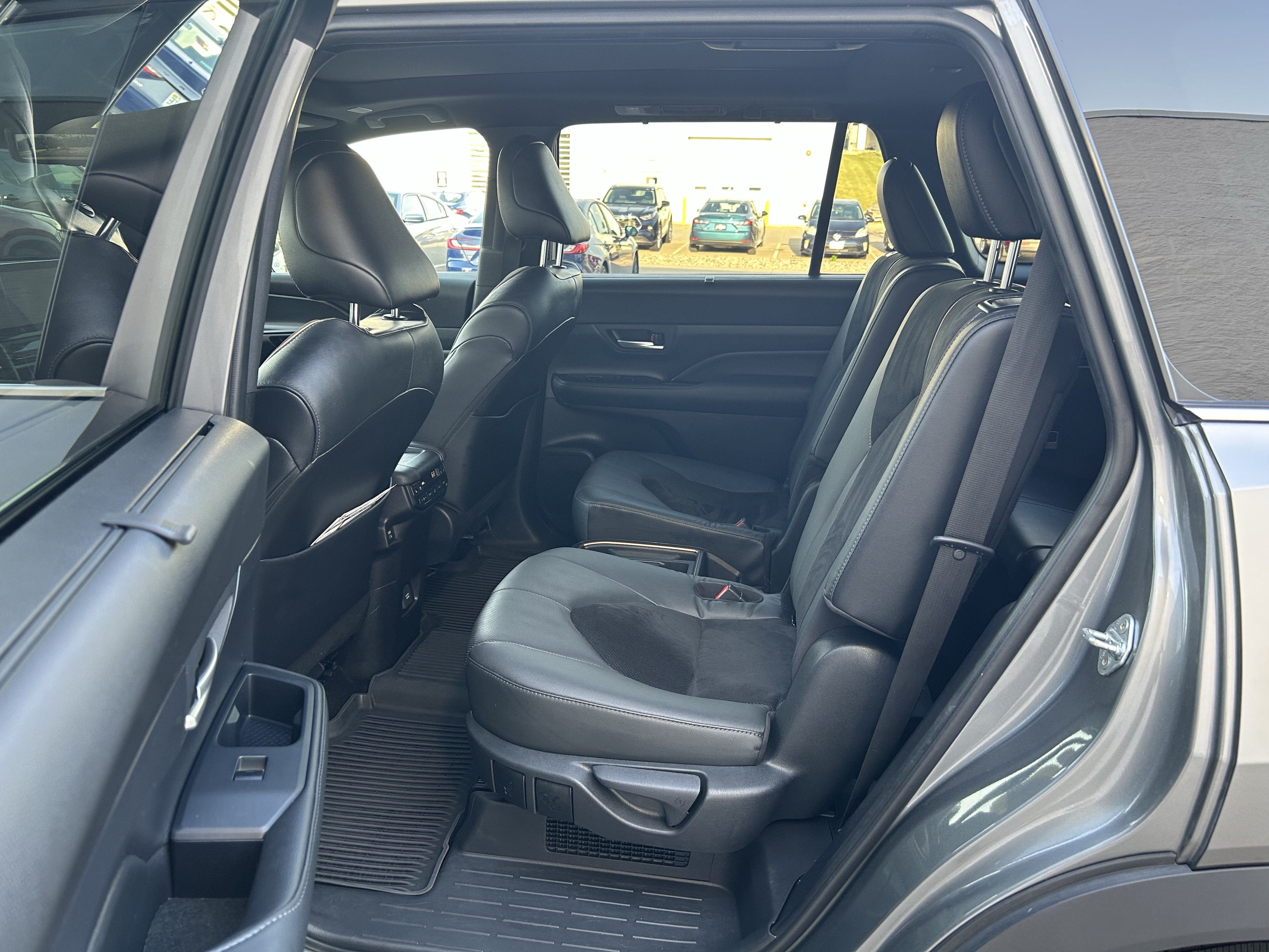 Used 2025 Toyota Grand Highlander AWD Hybrid image 18