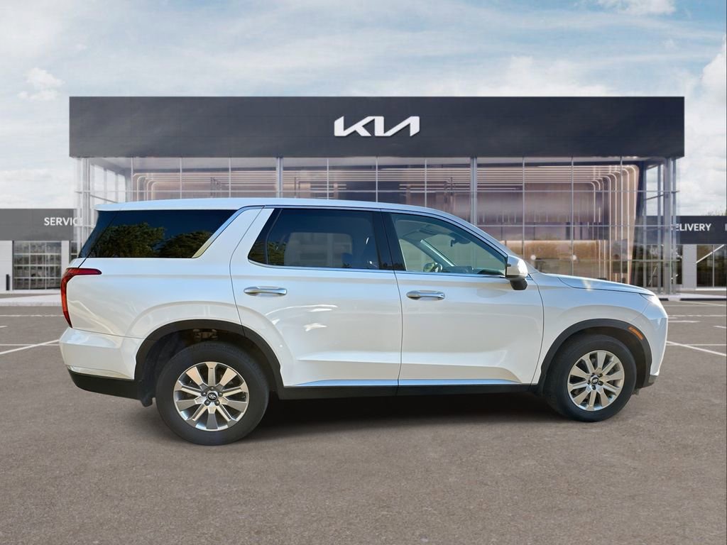 Used 2023 Hyundai Palisade SE w/ Cargo Package image 9