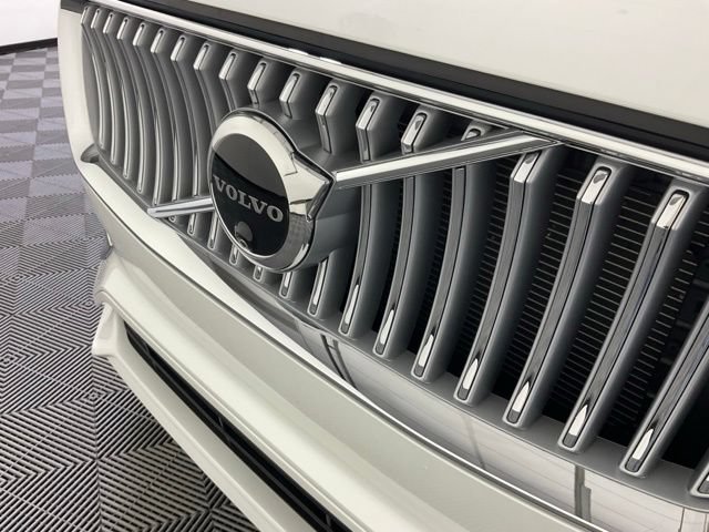 Certified 2025 Volvo XC90 T8 Ultra w/ Protection Package AWD/4WD image 9