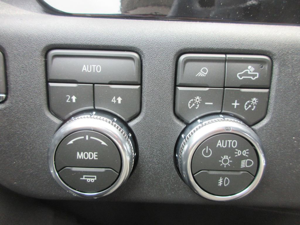 New 2026 GMC Sierra 1500 SLT AWD/4WD image 16