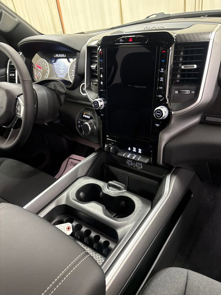 New 2026 RAM 1500 4x4 Crew Cab image 25