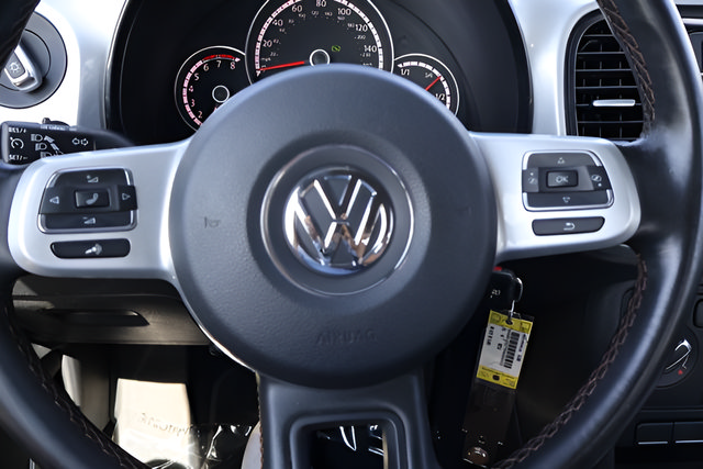 Used 2015 Volkswagen Beetle 1.8T Classic FWD image 20