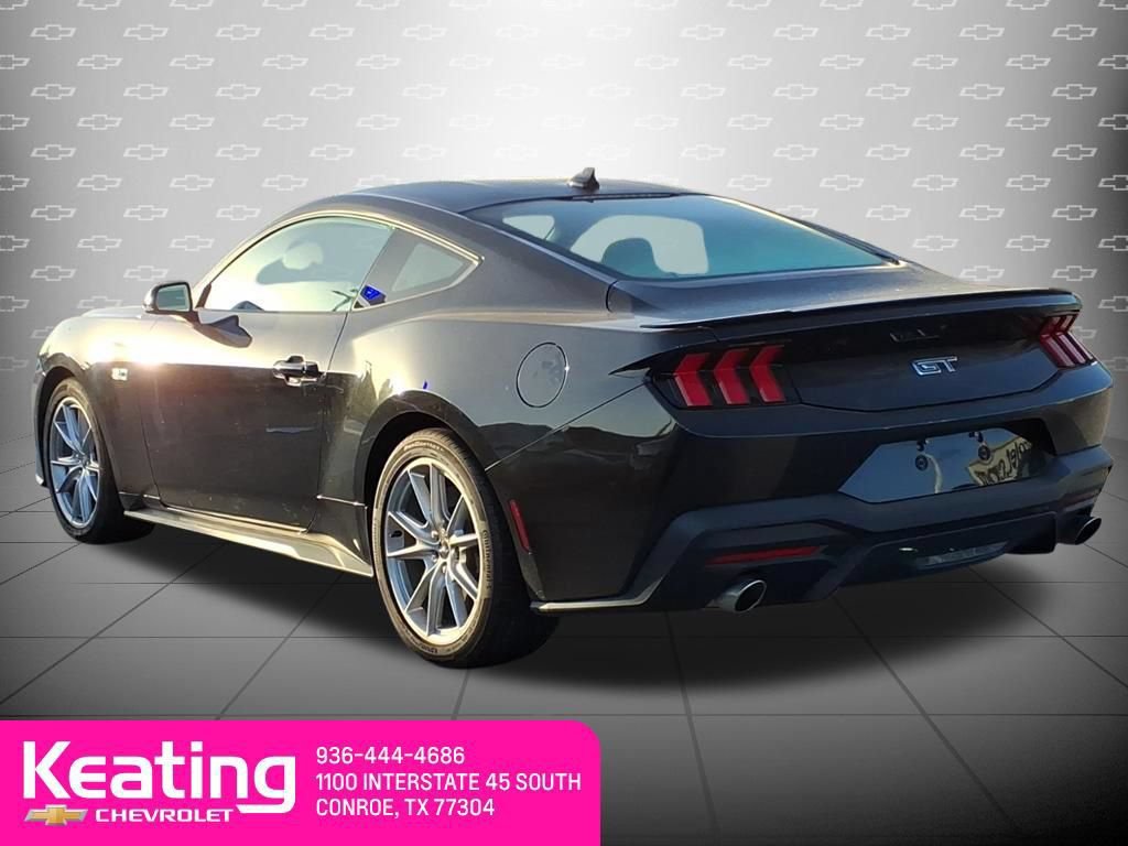 Used 2025 Ford Mustang GT Premium RWD image 2