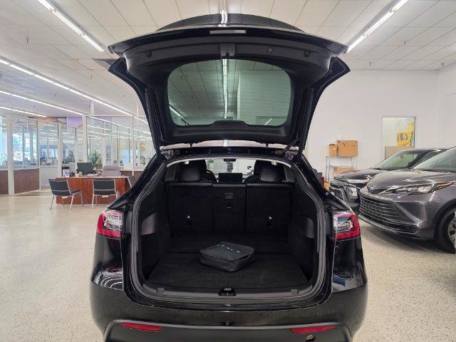 Used 2021 Tesla Model Y Long Range AWD/4WD image 38