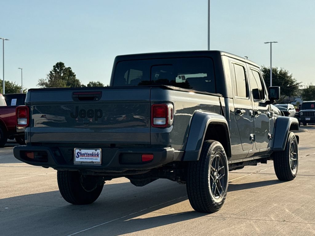Used 2024 Jeep Gladiator Sport AWD/4WD image 9