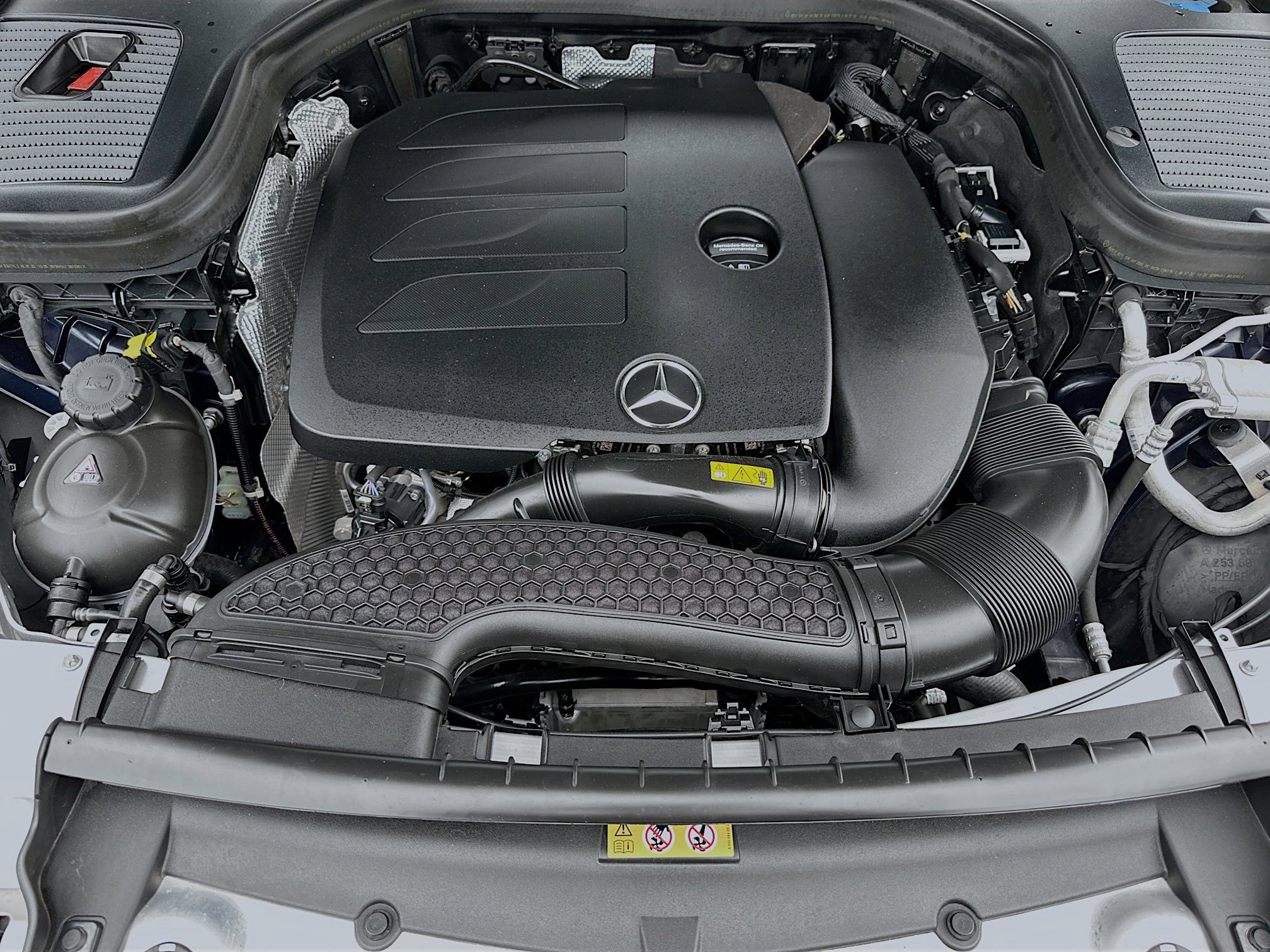 Used 2023 Mercedes-Benz GLC 300 4MATIC Coupe image 33