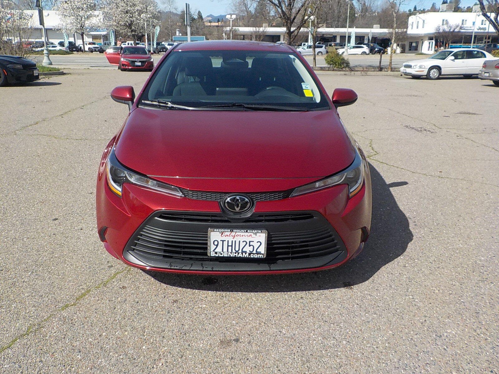 Used 2025 Toyota Corolla LE FWD image 2