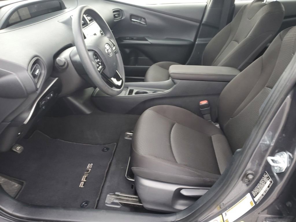 Used 2021 Toyota Prius LE image 22