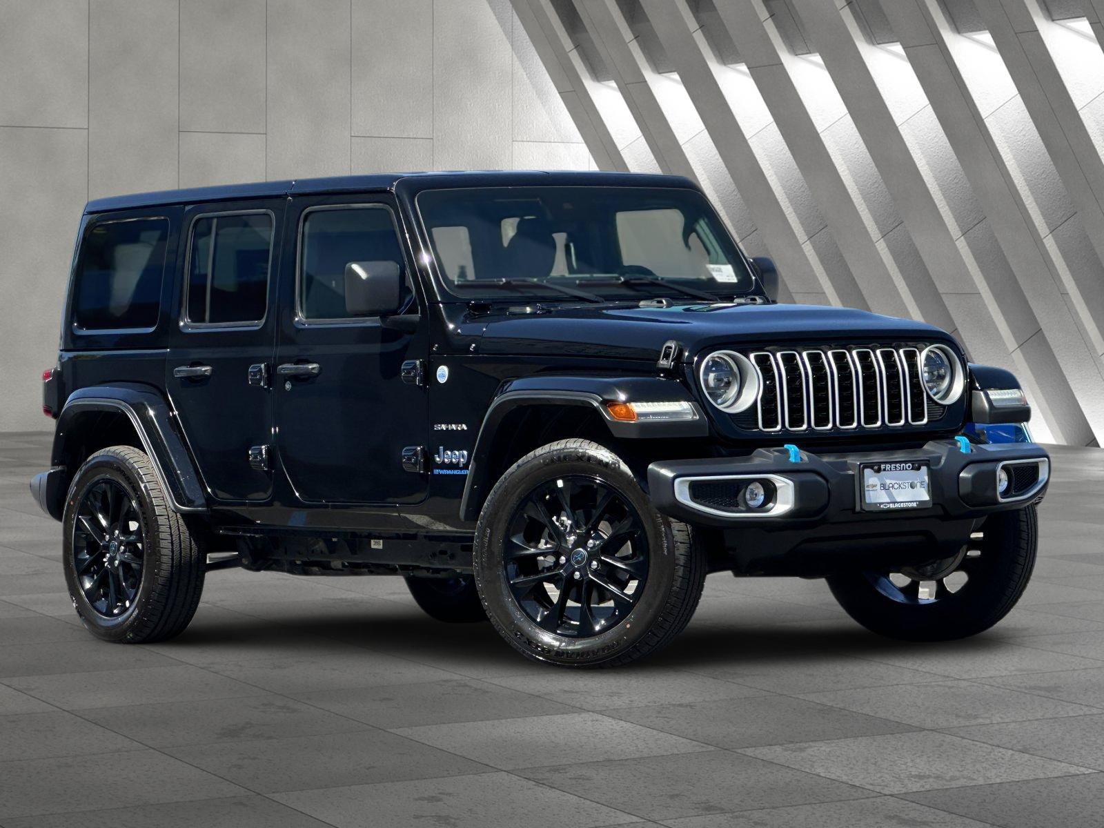Used 2024 Jeep Wrangler Unlimited Sahara AWD/4WD image 2
