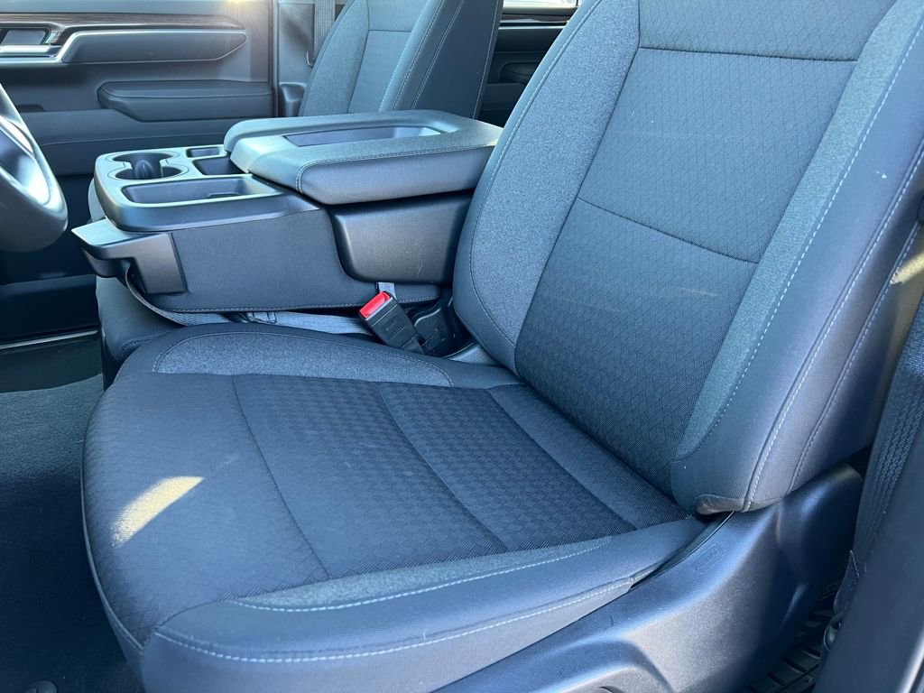 Used 2025 Chevrolet Silverado 2500 LT w/ Convenience Package image 11