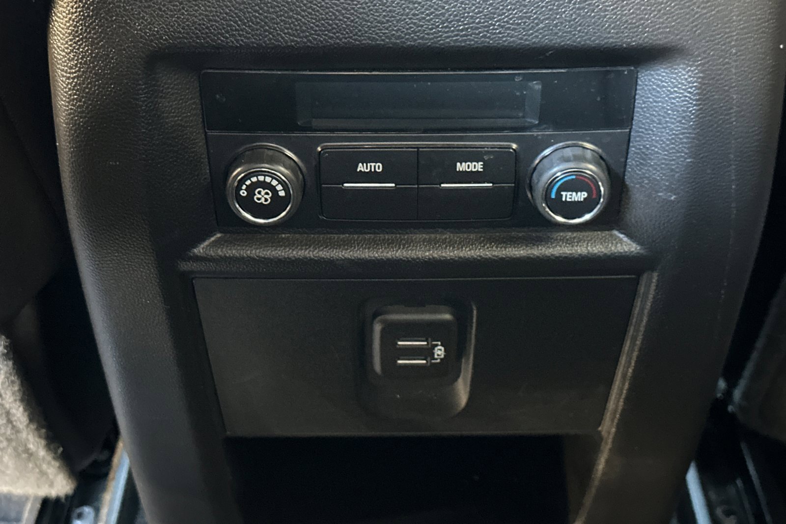 Used 2023 Chevrolet Traverse LT image 15