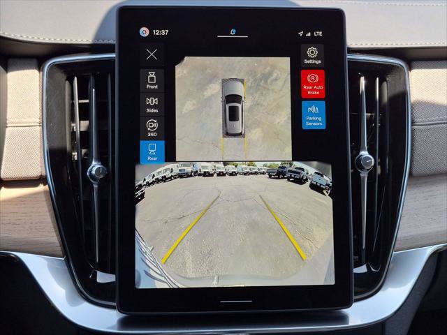 Used 2026 Volvo XC90 B6 Plus w/ Protection Package Premier AWD/4WD image 19