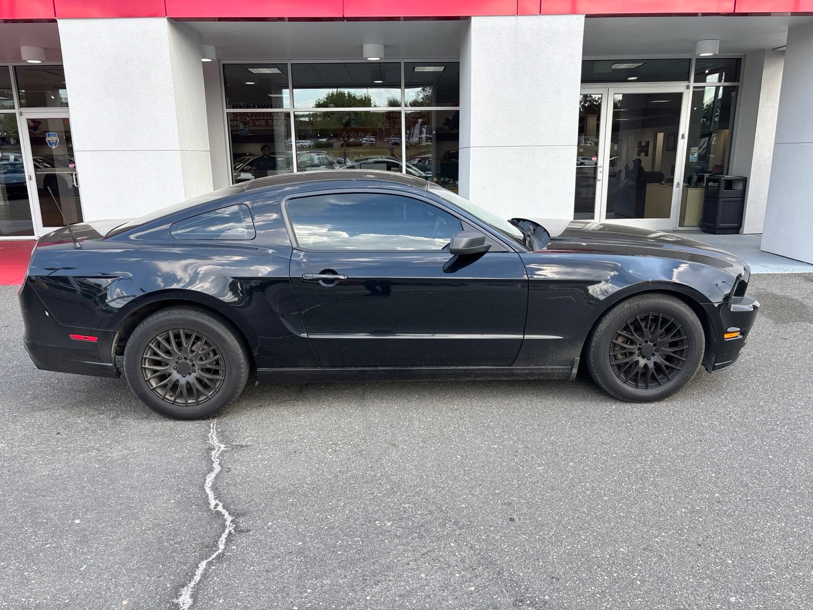 Used 2014 Ford Mustang Coupe w/ Equipment Group 102A RWD image 4